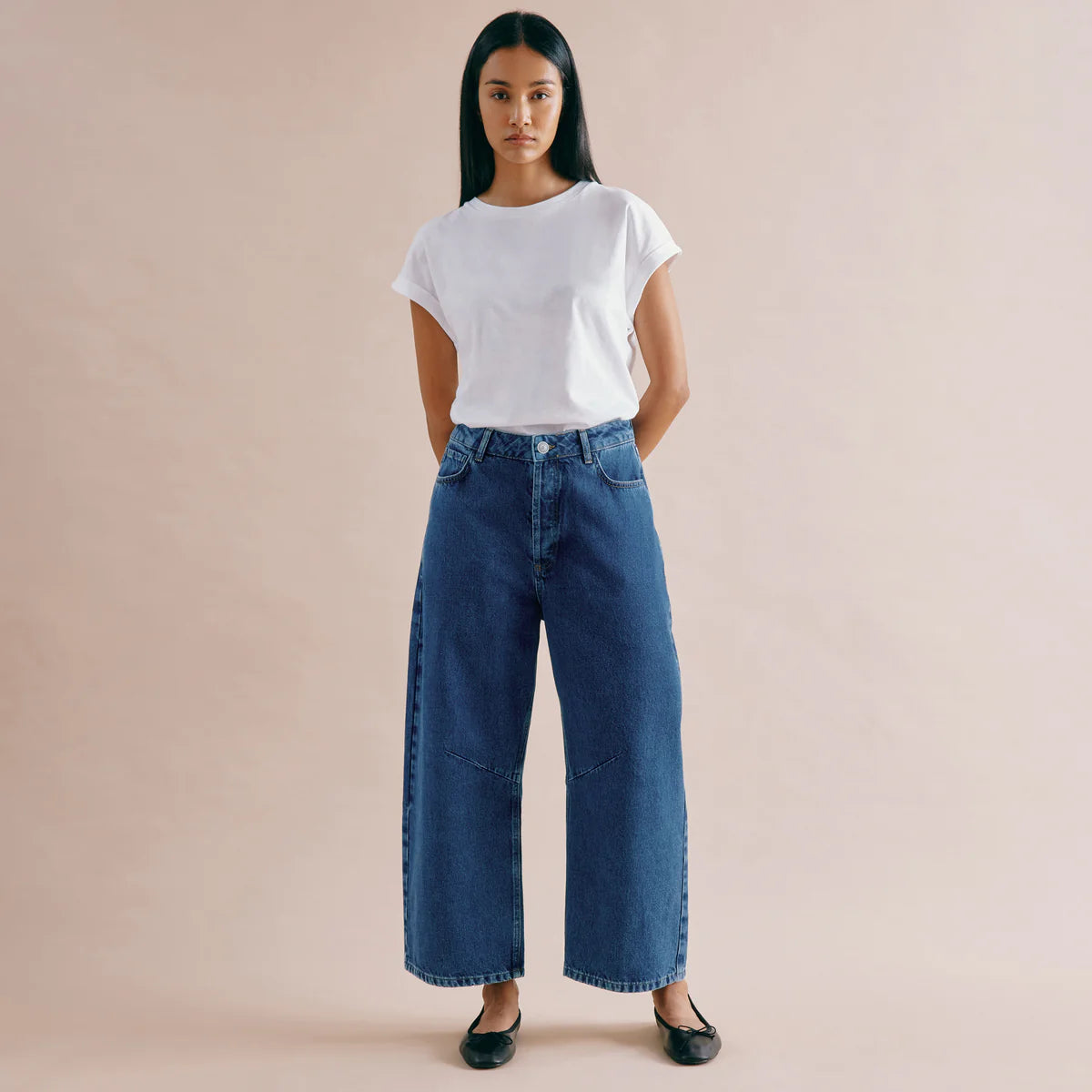 Relaxed Mid-Rise Barrel Jeans