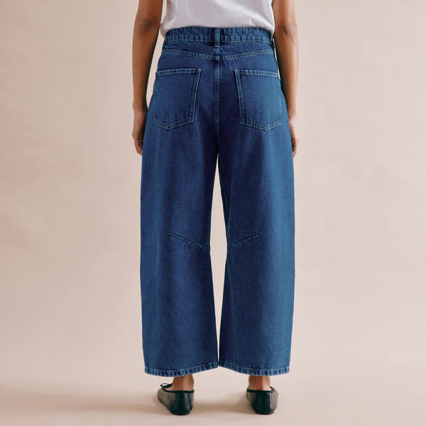 Relaxed Mid-Rise Barrel Jeans